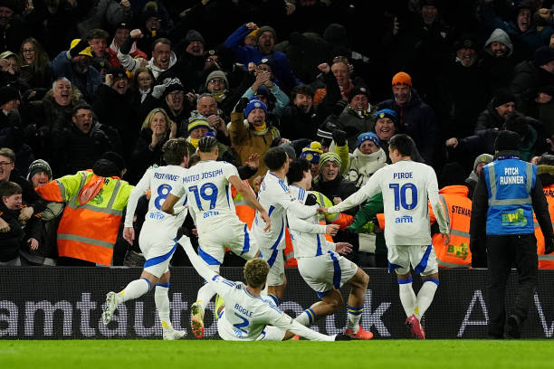 Pascal Struijk of Leeds United in wild celebrations with teammates after scoring the winner VS Sunderland