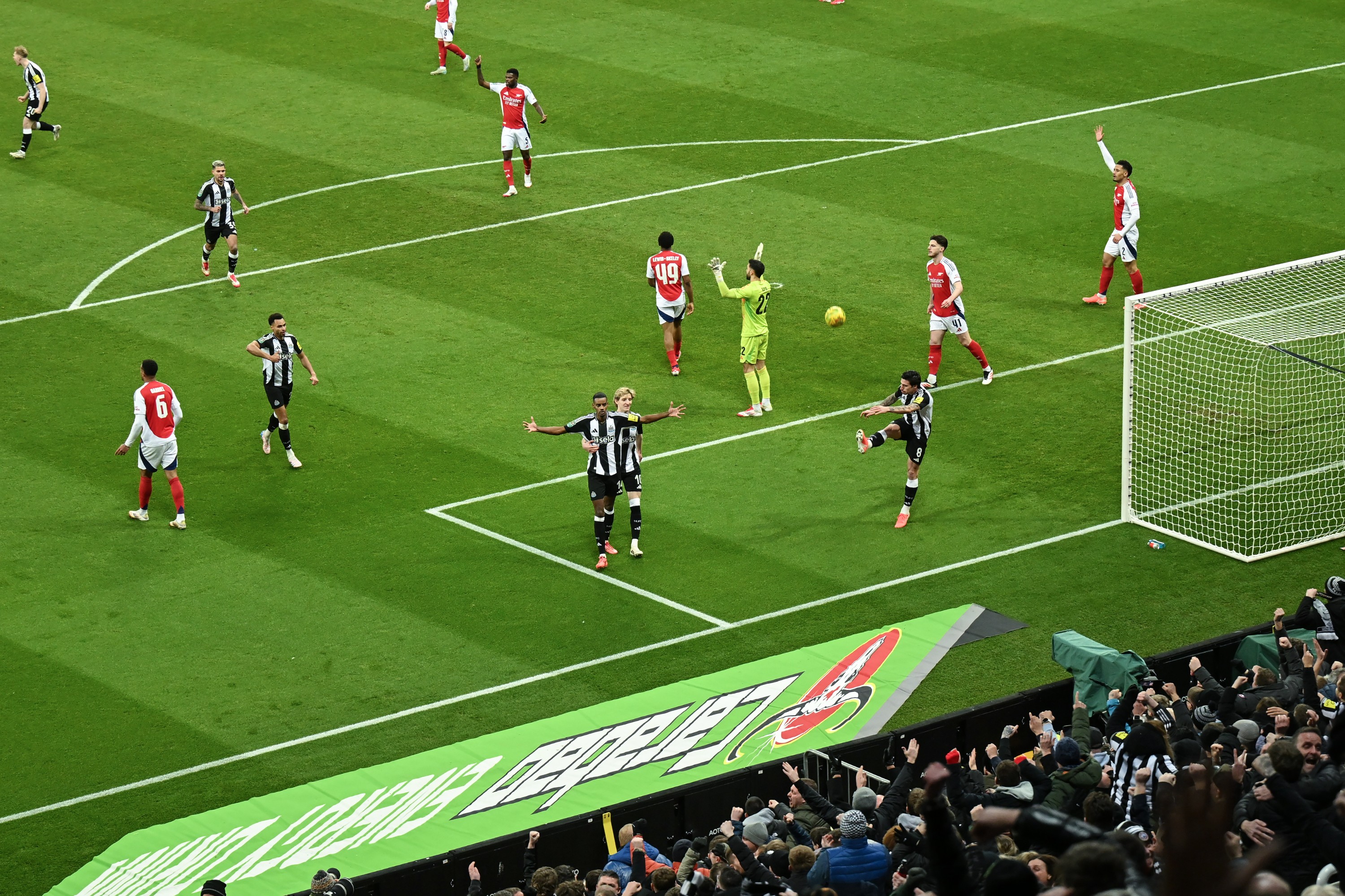 Alexander Isak of Newcastle celebrates a goal