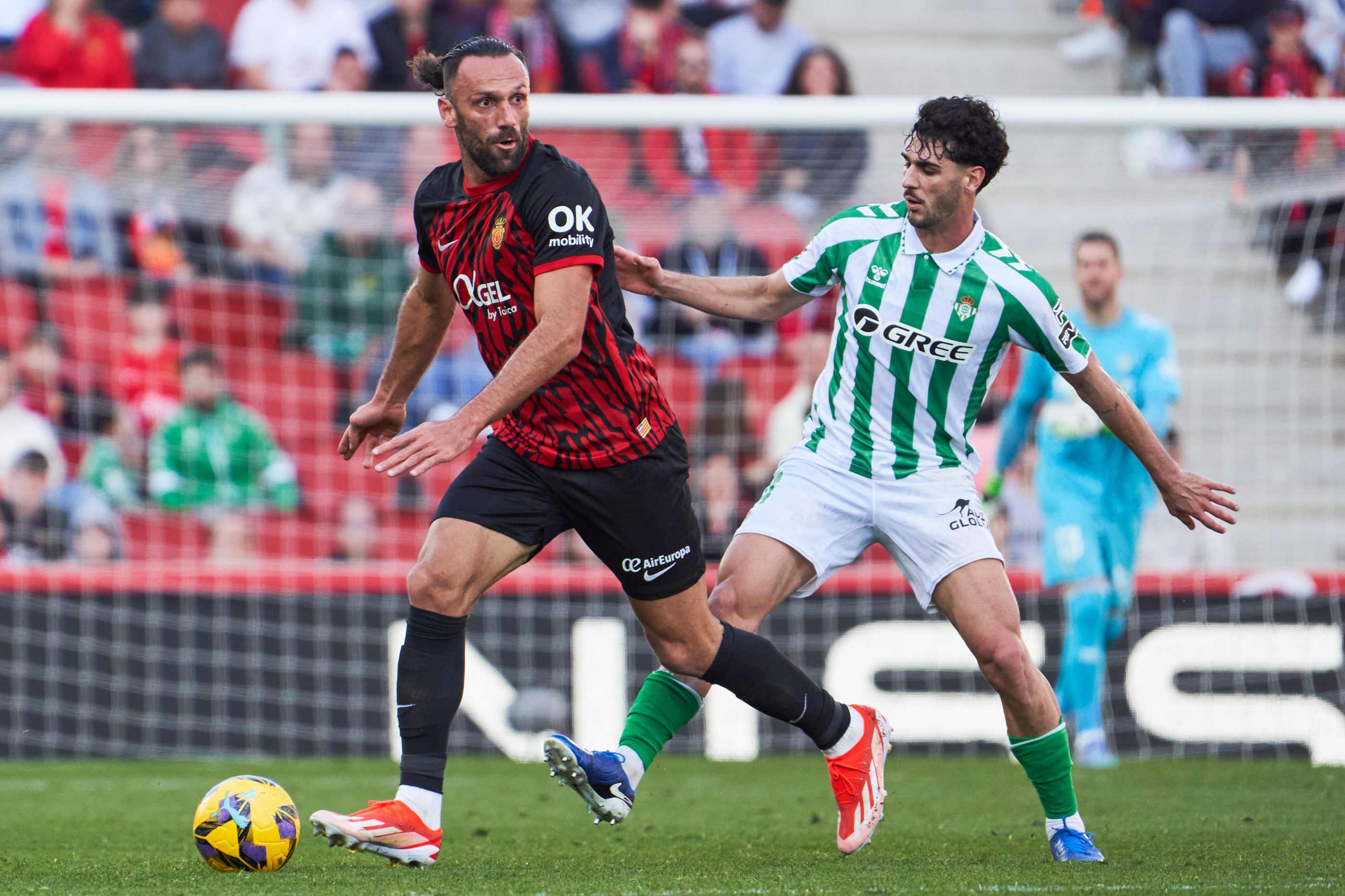 Johnny Cardoso of Real Betis competes for the ball