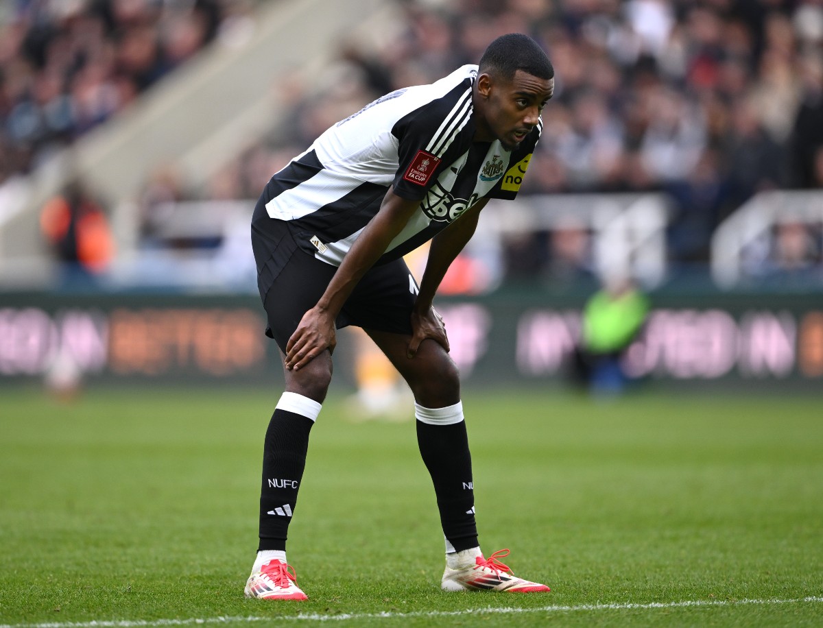 Alexander Isak in action for Newcastle against Brighton