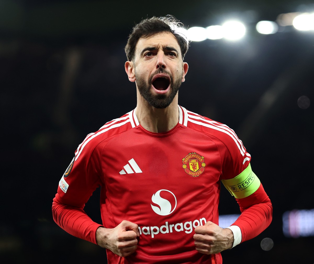 Bruno Fernandes celebrates scoring for Man Utd vs Real Sociedad