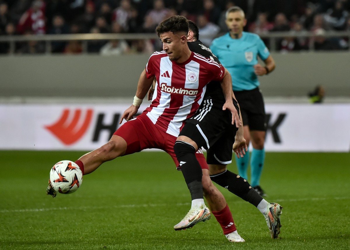 Charalampos Kostoulas in action for Olympiacos