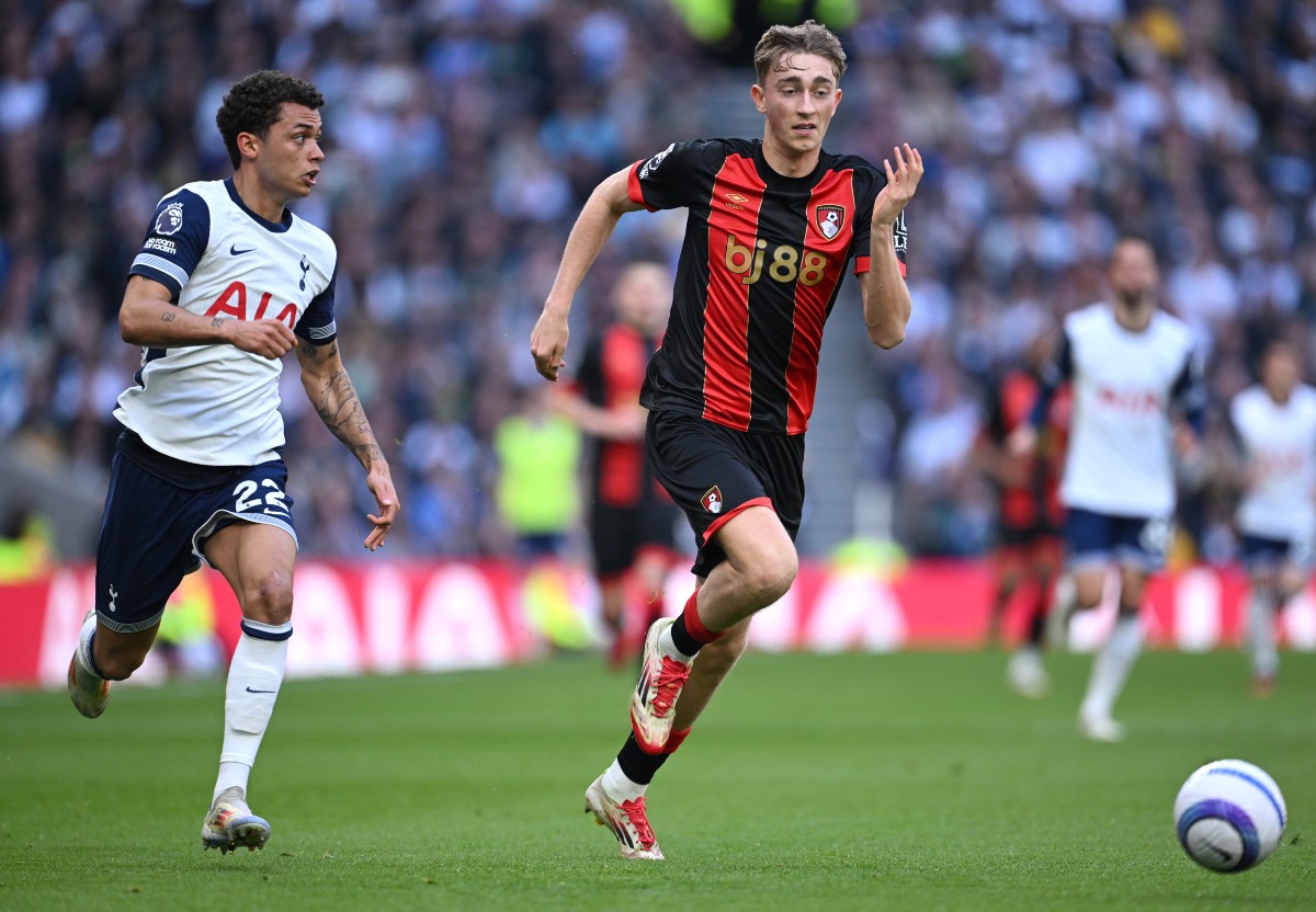 Dean Huijsen en acción para Bournemouth contra Tottenham