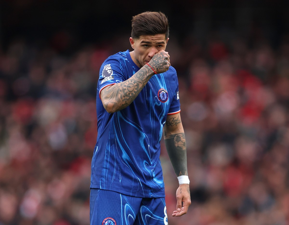 Enzo Fernandez in action for Chelsea during the 1-0 defeat to Arsenal at the Emirates Stadium