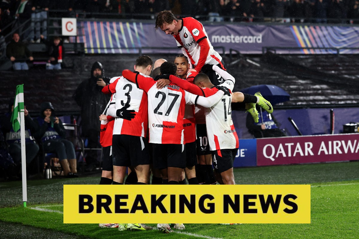 Igor Paixao celebrates with his Feyenoord teammates