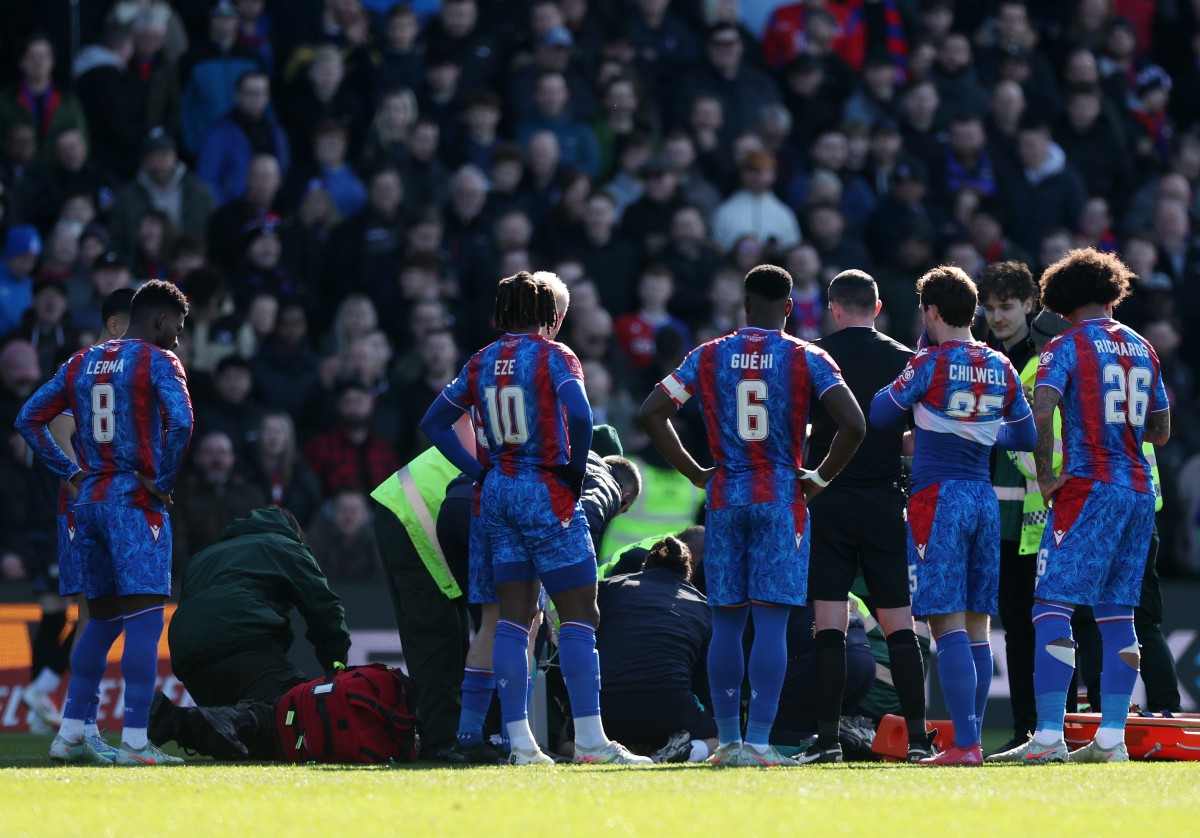 Jean-Philippe Mateta stretches during the game of crystal palace against Millwall