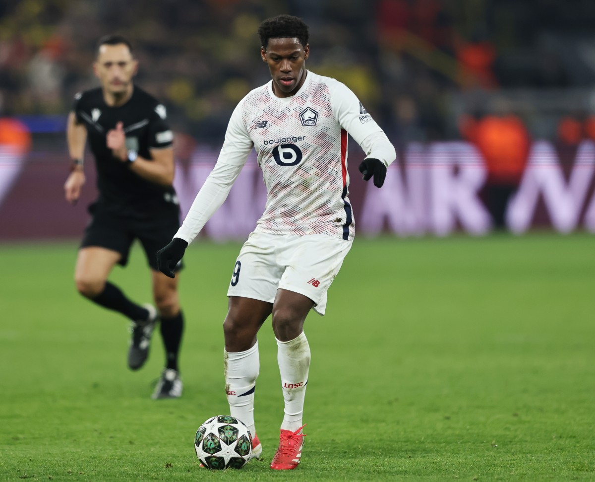 Jonathan David in action for Lille vs Borussia Dortmund