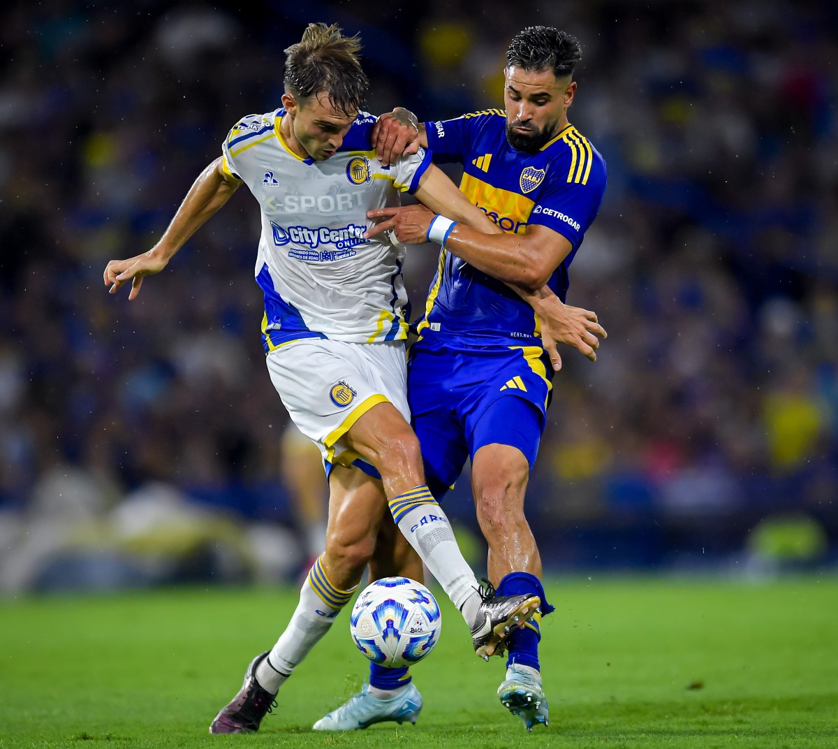 Juan Gimenez in action for Rosario