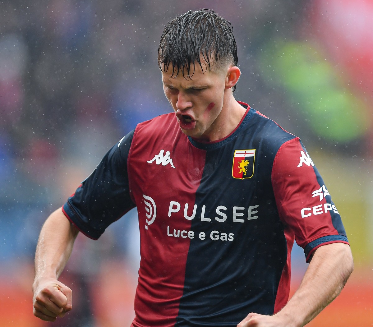 Morten Frendrup celebrates a goal for Genoa