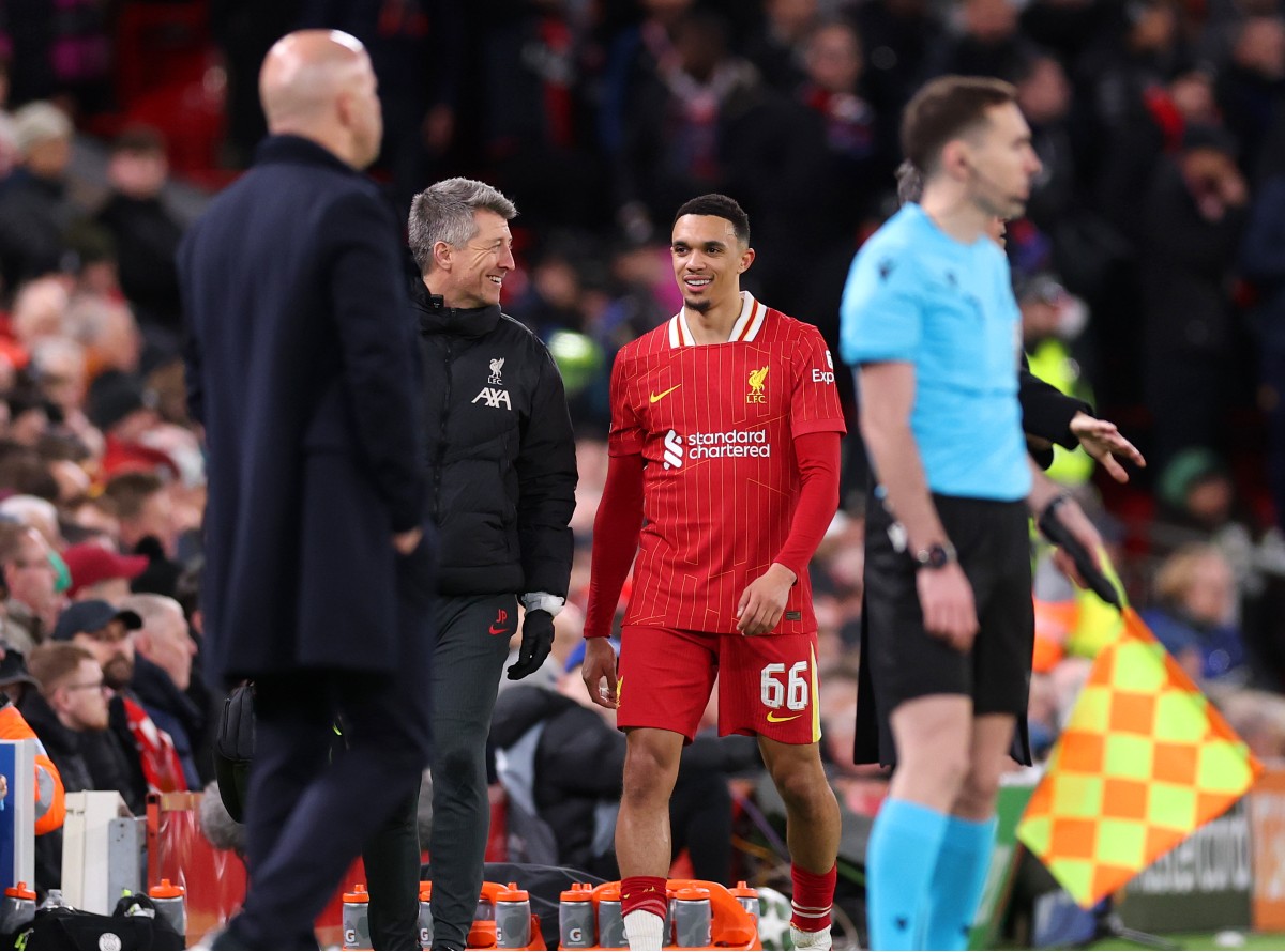 Trent Alexander-Arnold goes off during Liverpool's defeat to PSG