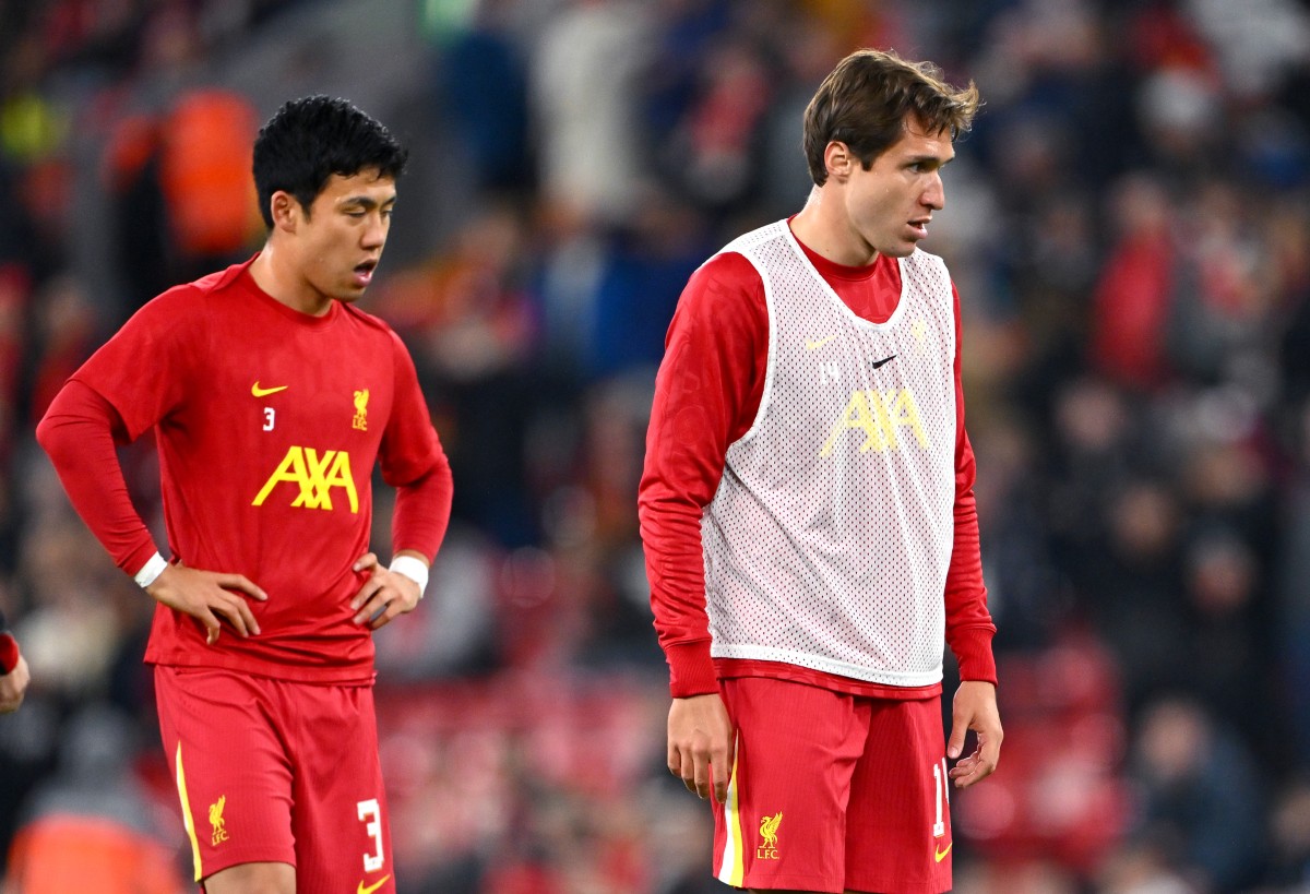 Wataru Endo and Federico Chiesa, warming up for Liverpool