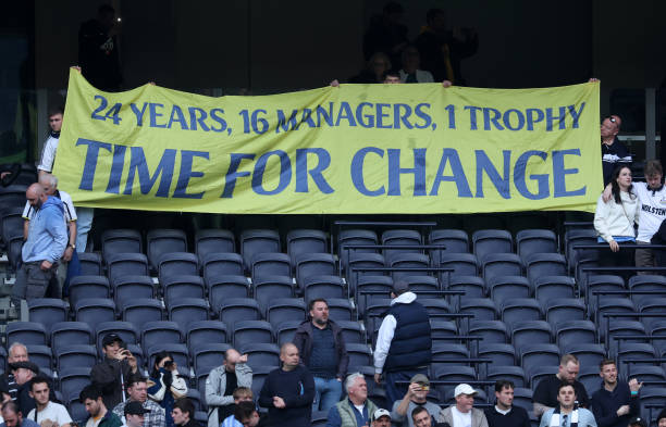 Tottenham fans protest against Daniel Levy