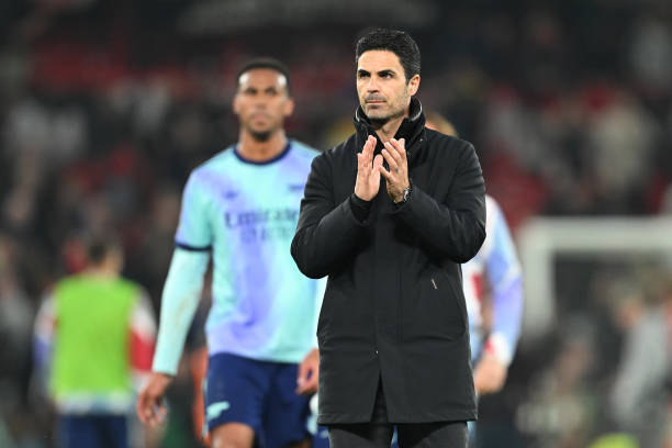 Mikel Arteta applauds the Arsenal fans