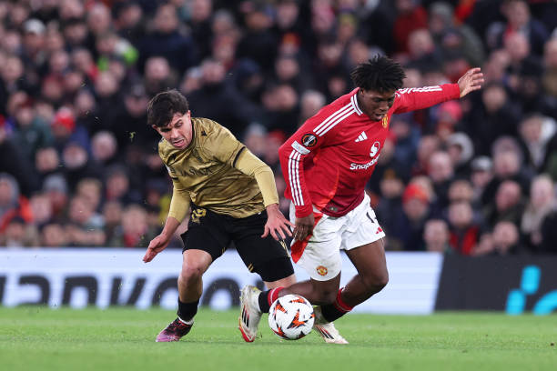 Patrick Dorgu in action for Man United