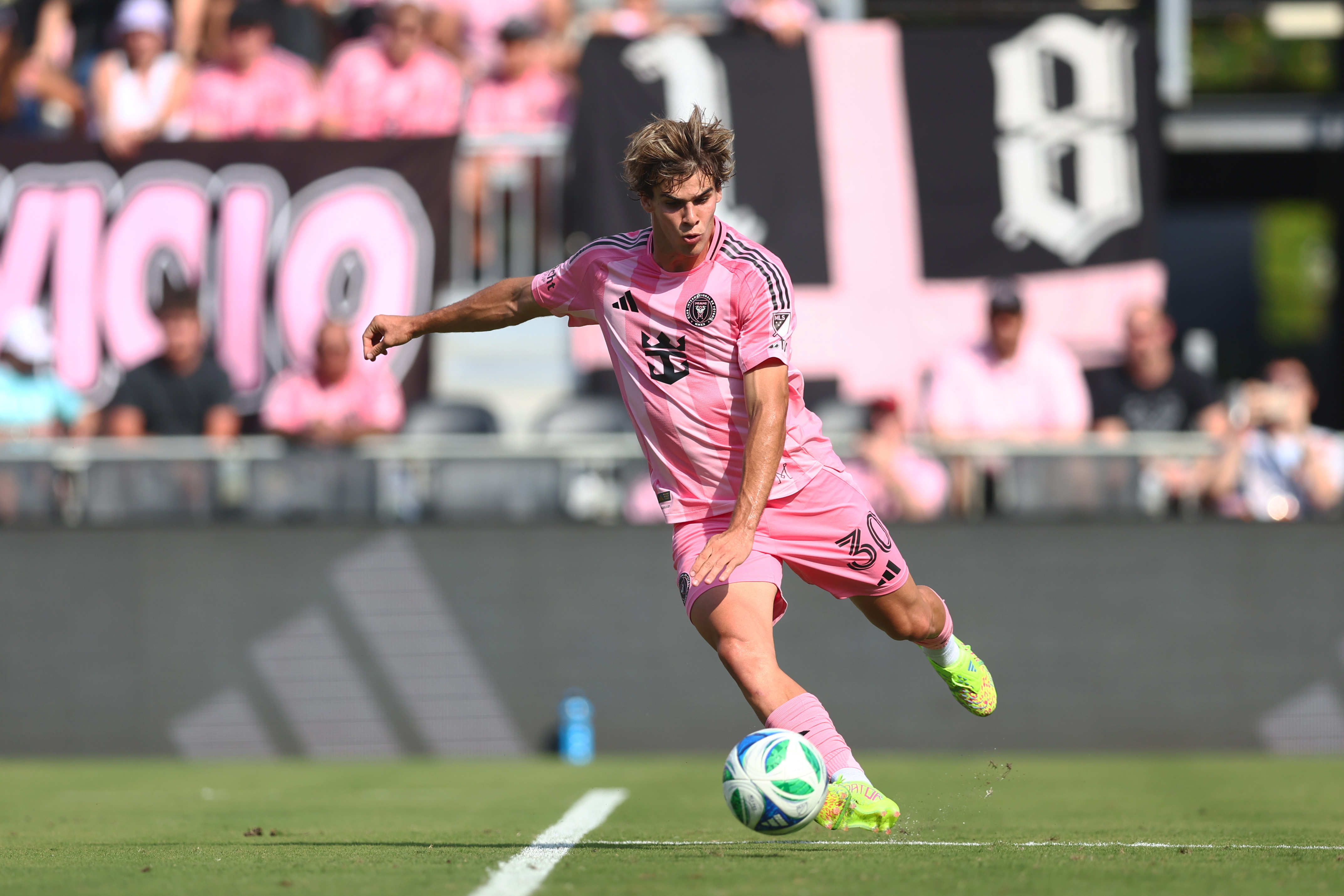 Benjamin Cremaschi of Inter Miami CF shoot between MLS game between Miami CF and Charlotte FC