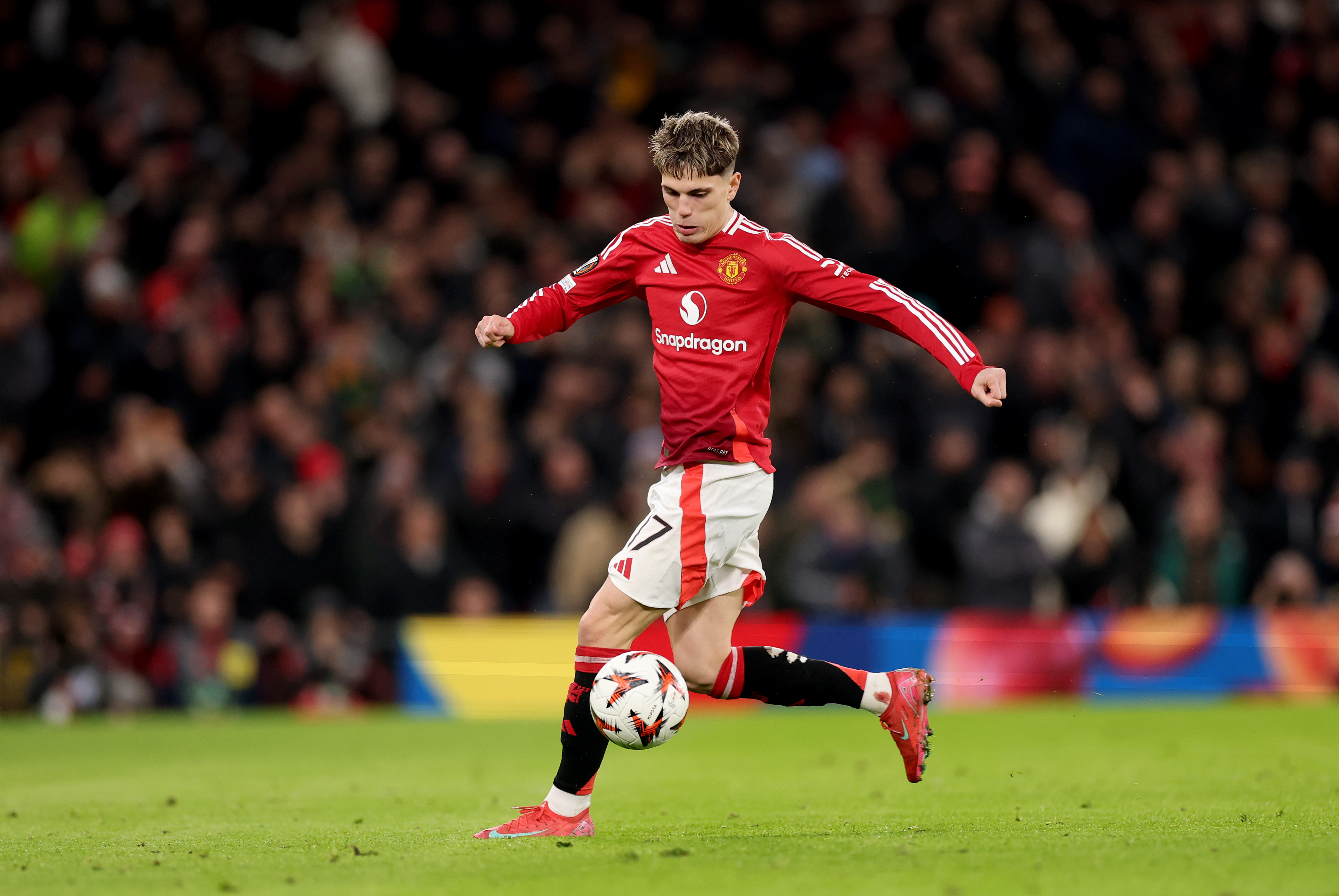 Alejandro Garnacho of Manchester United runs with the ball