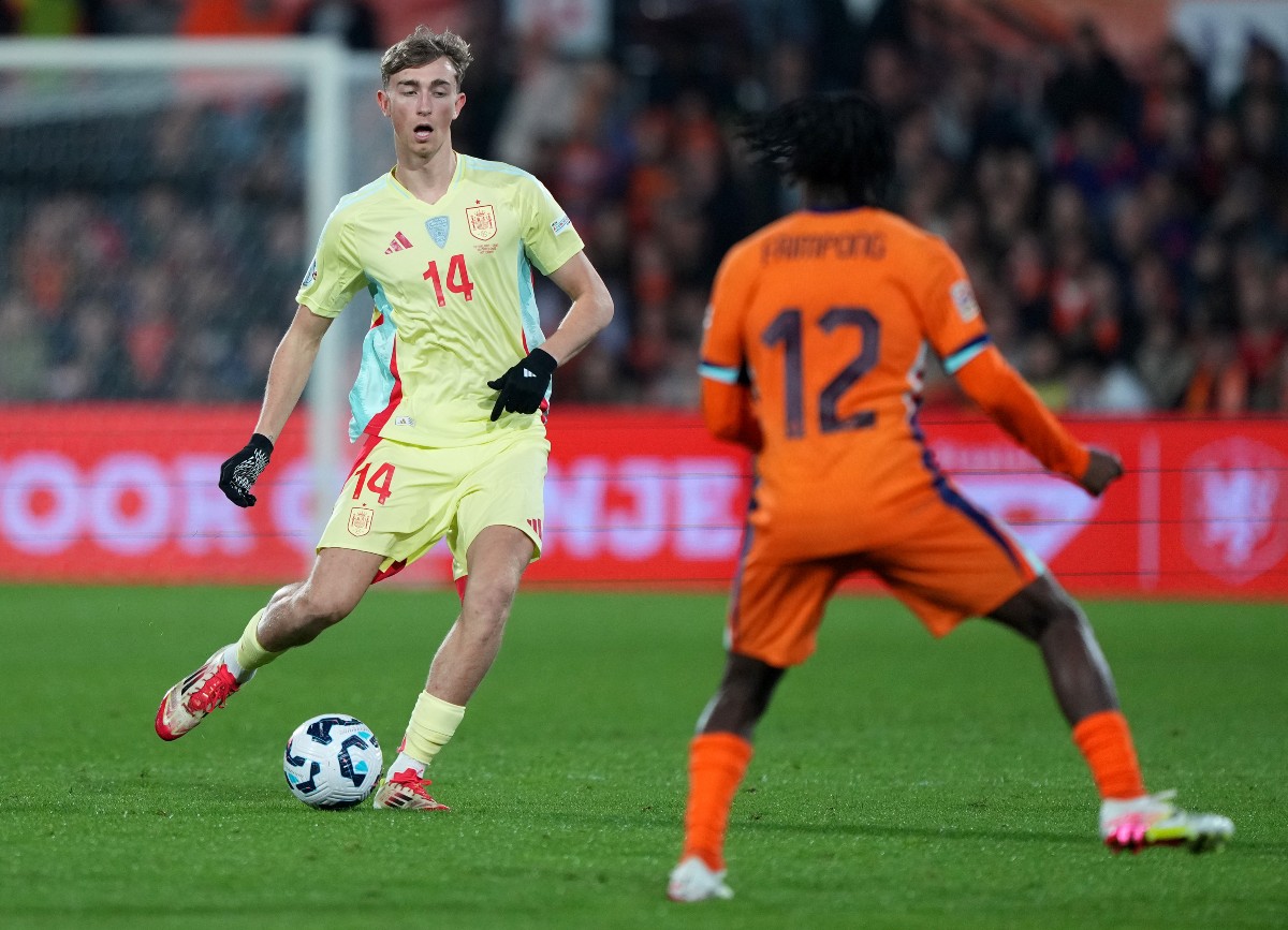 Dean Huijsen in action for Spain against the Netherlands