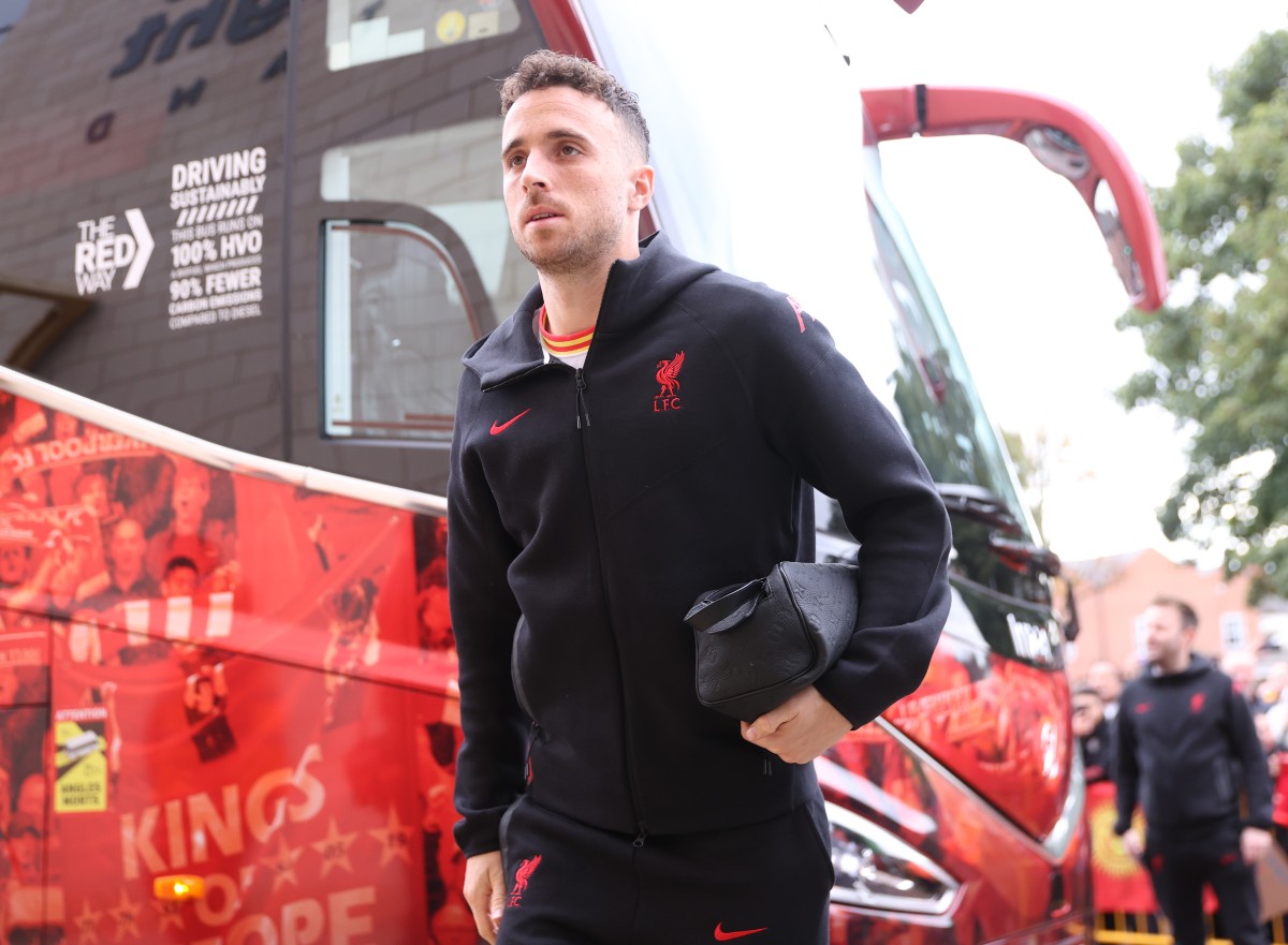 Diogo Jota leaves the Liverpool bus