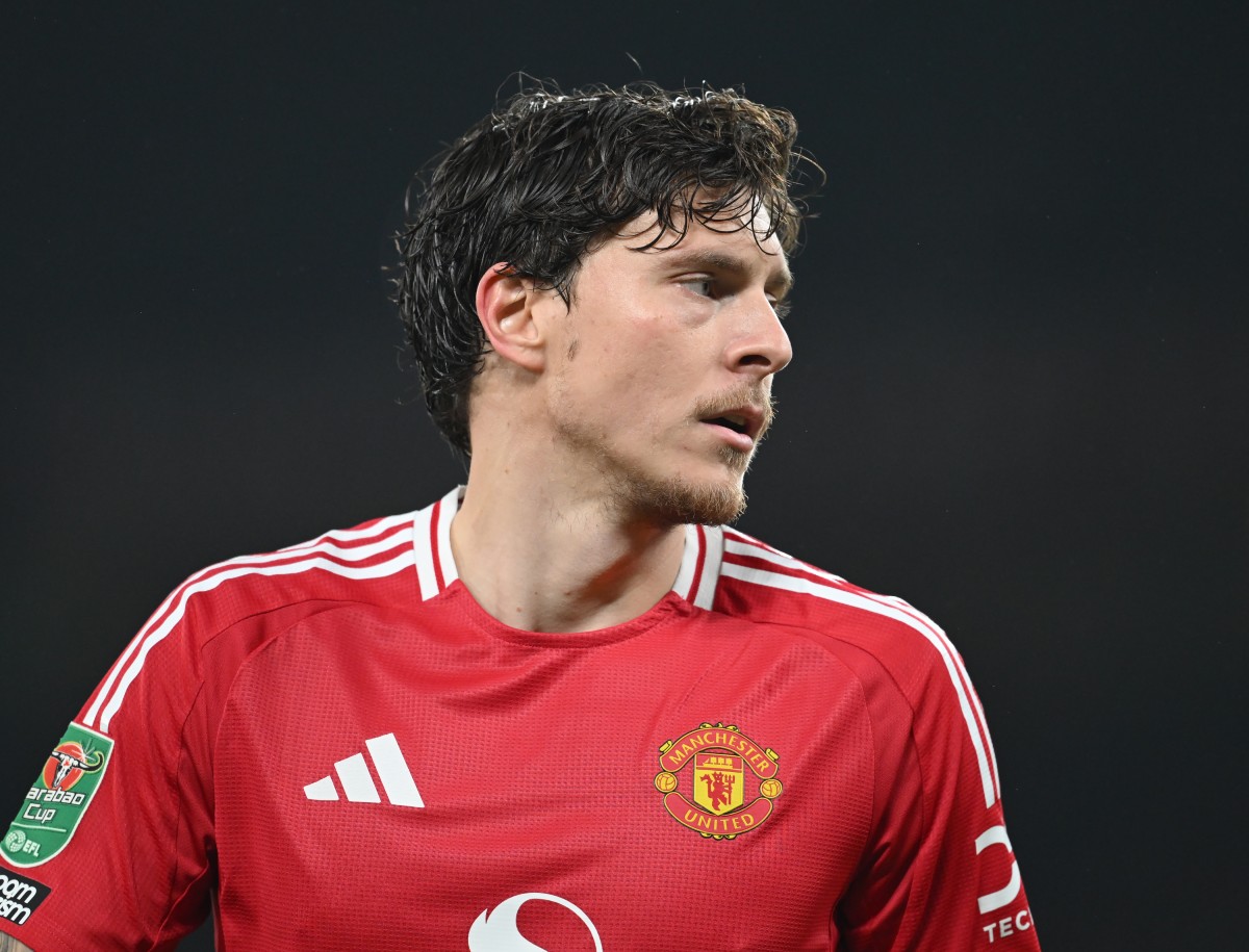 Man United defender Victor Lindelof in action