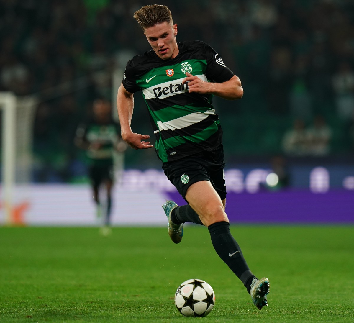 Viktor Gyokeres at work for sport Lisbon