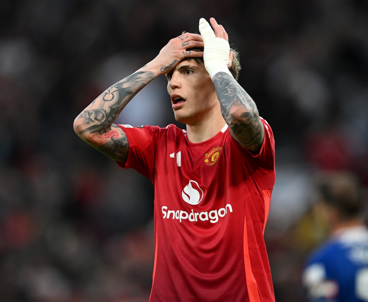 Alejandro Garnacho reaguje počas Man United vs Atletic Bilbao