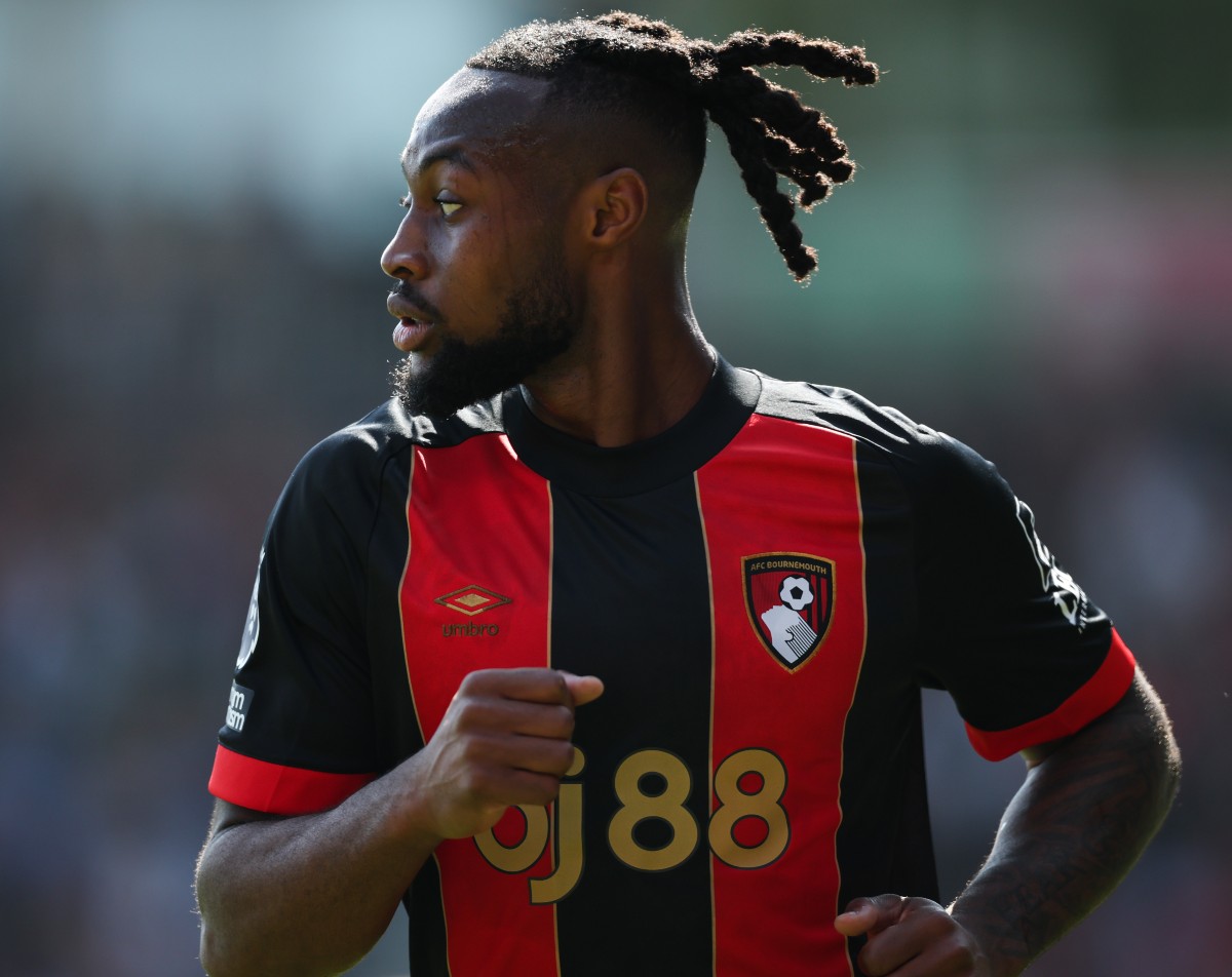 Antoine Semenyo in action for Bournemouth against Man United