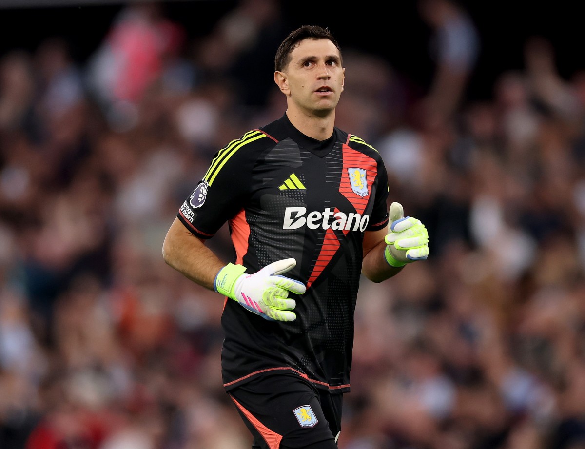 Emiliano Martinez at work for Aston Villa against Tottenham