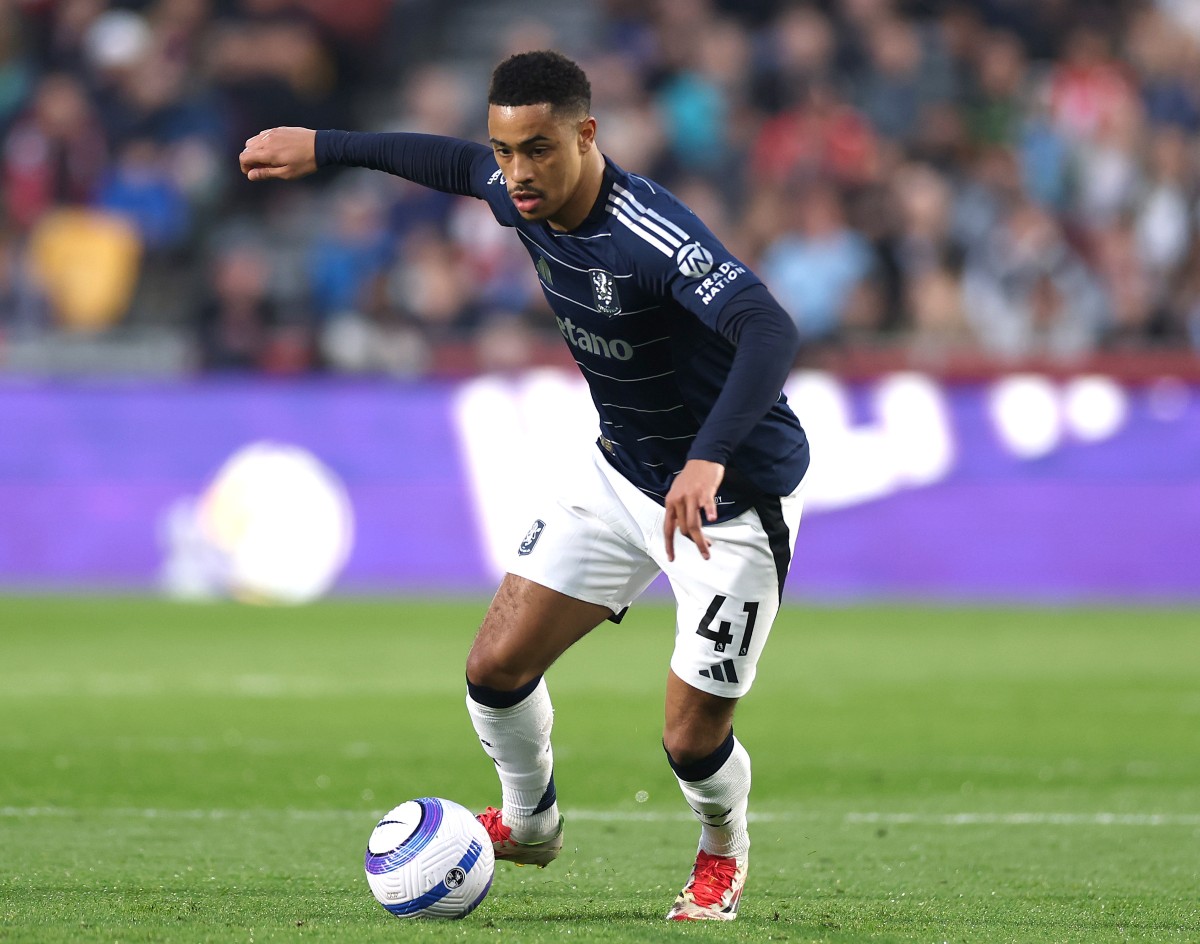 Jacob Ramsey in action for Aston Villa against Brentford