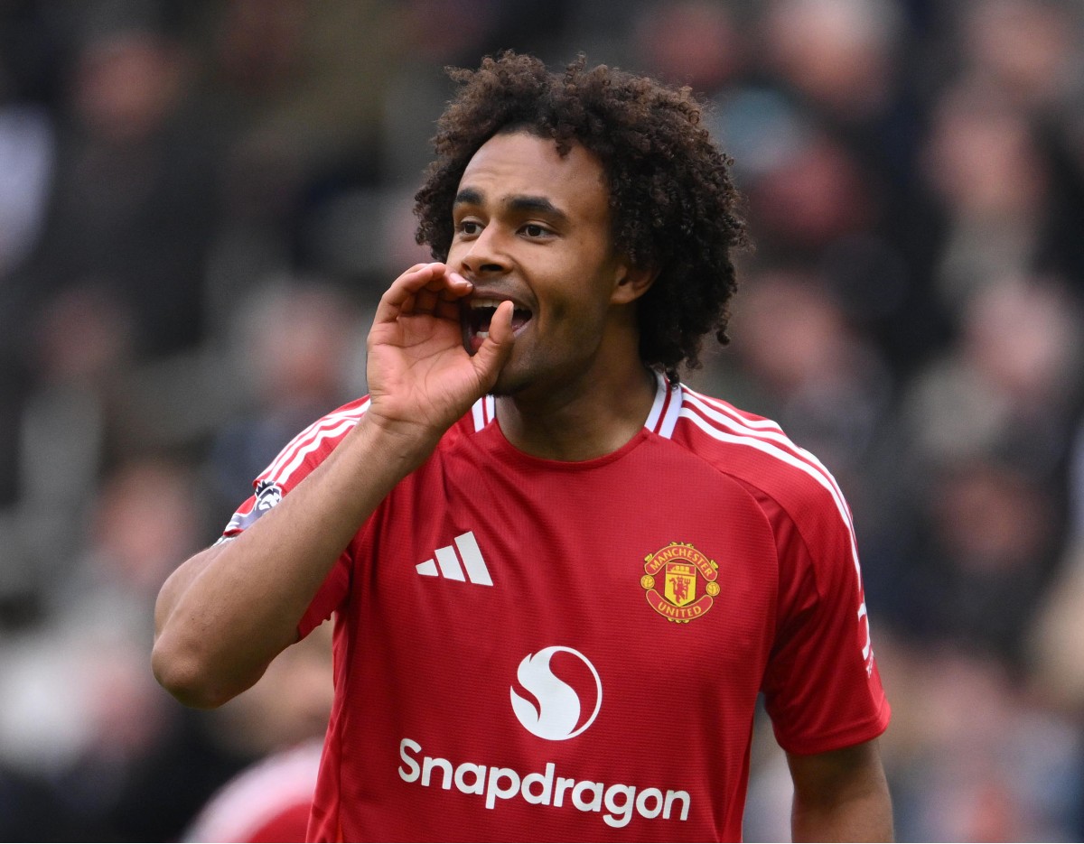 Joshua Zirkzee in action for Man Utd