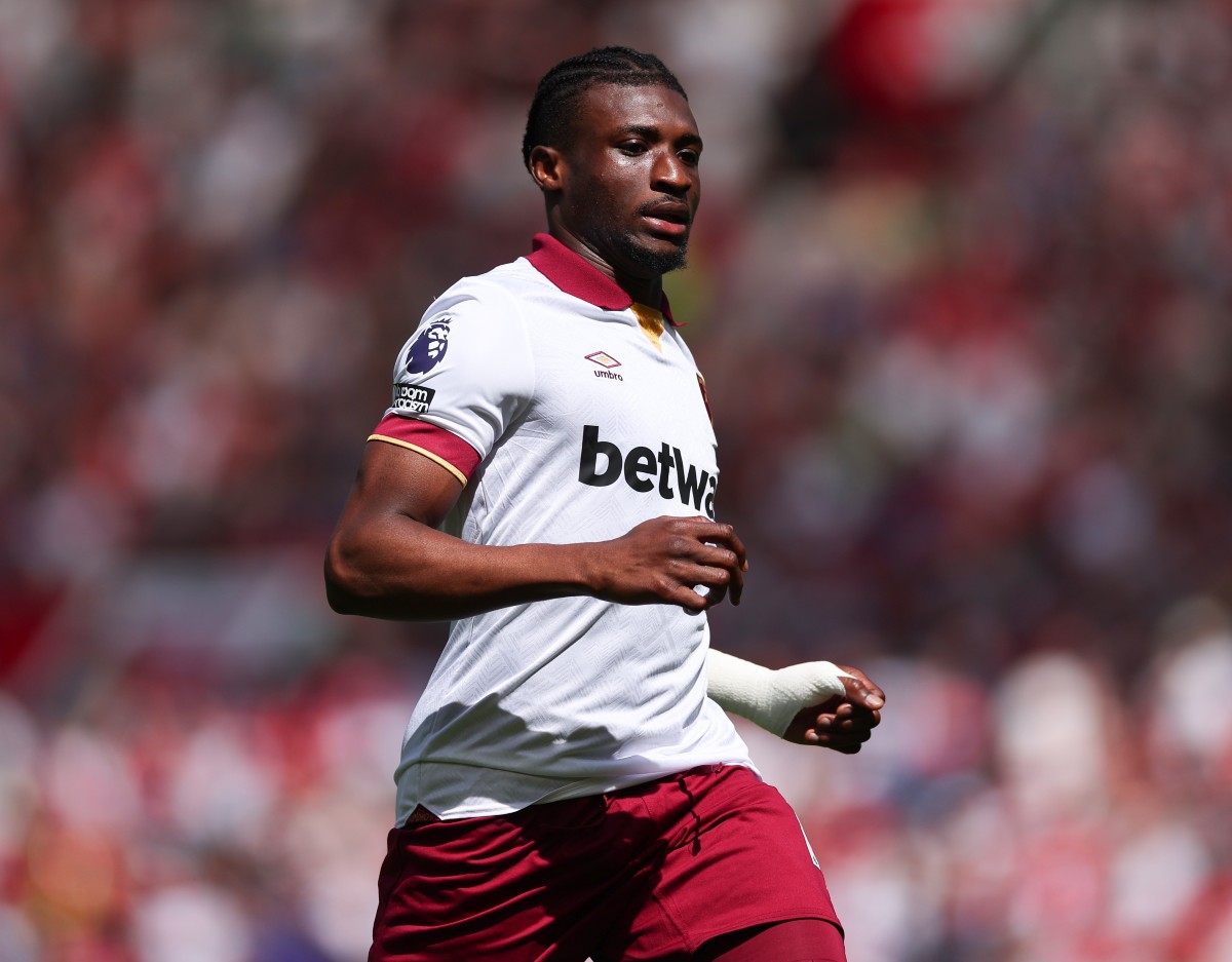 Mohamed Kodos at work for West Ham