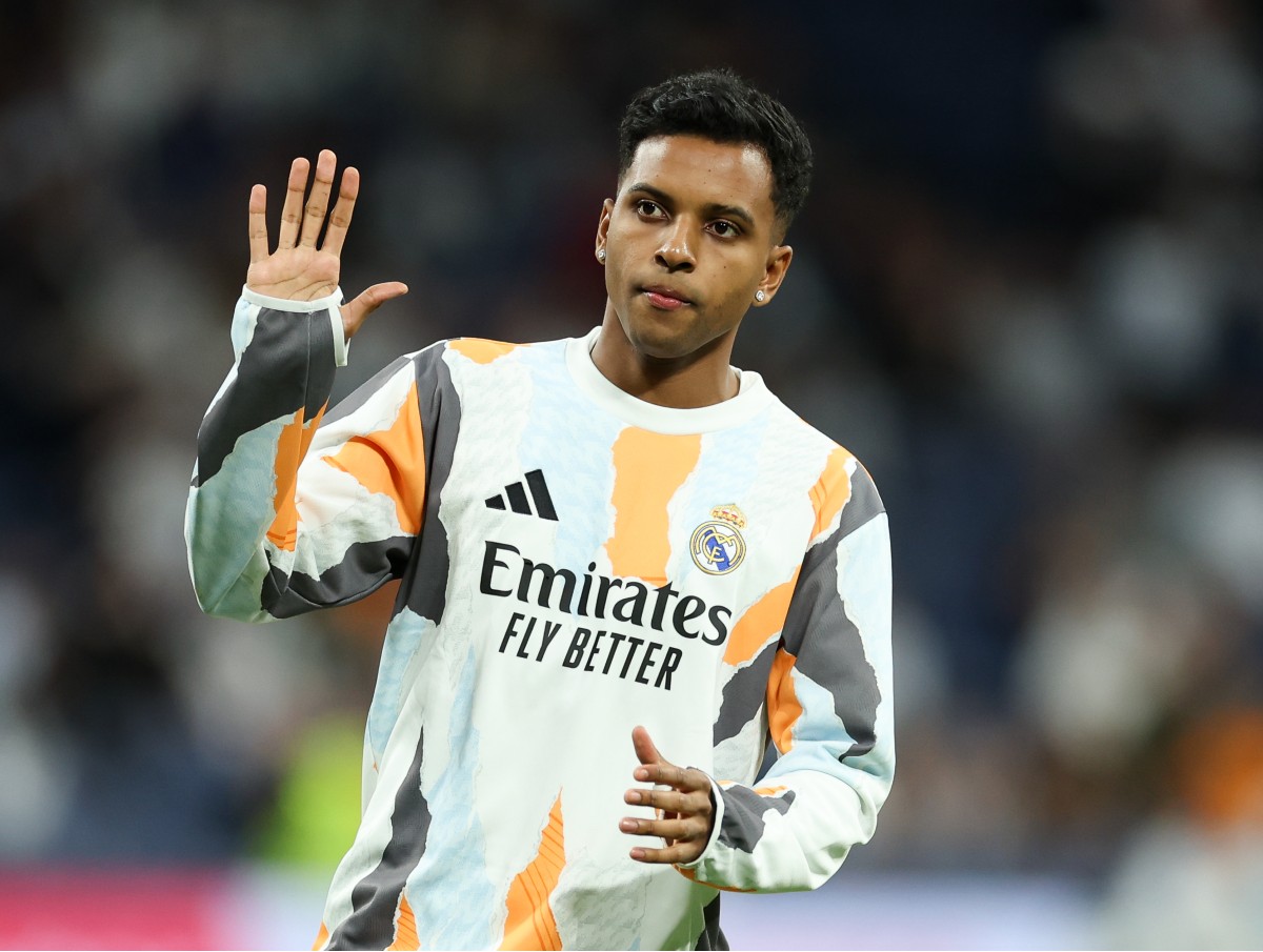 Rodrygo warming up for Real Madrid