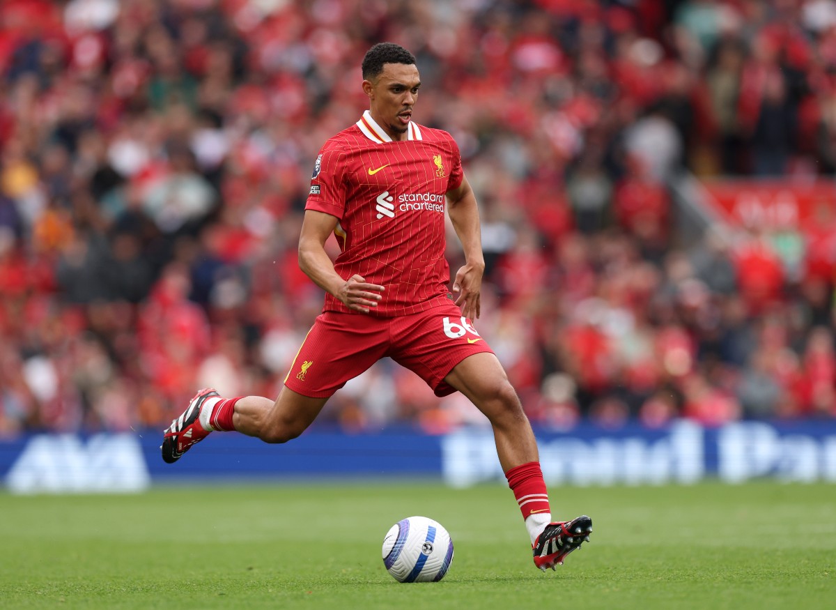 Trent Alexander Arnold on the ball for Liverpool