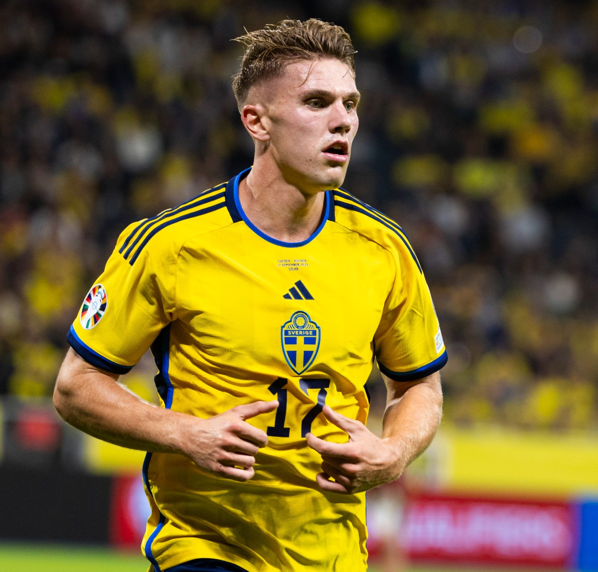 Viktor Gyokeres in action for the Swedish national team
