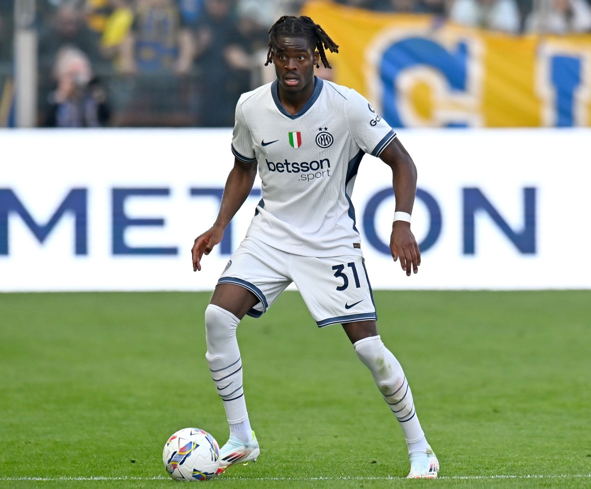 Yann bisseck in action for Inter