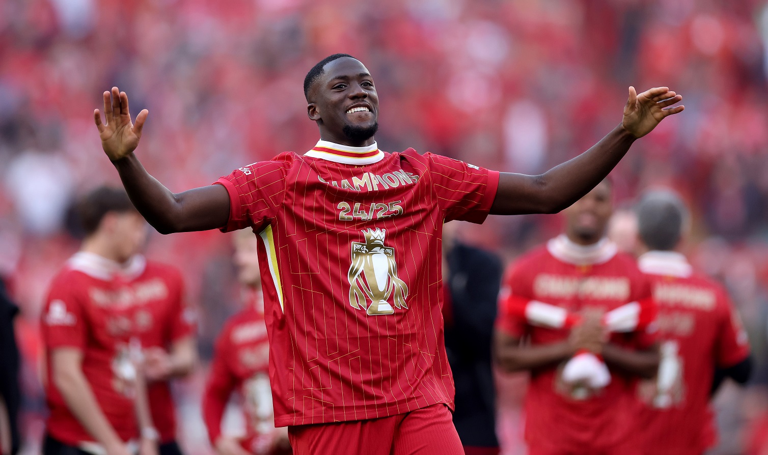 Ibrahima Konate celebrates the victory of the title with Liverpool