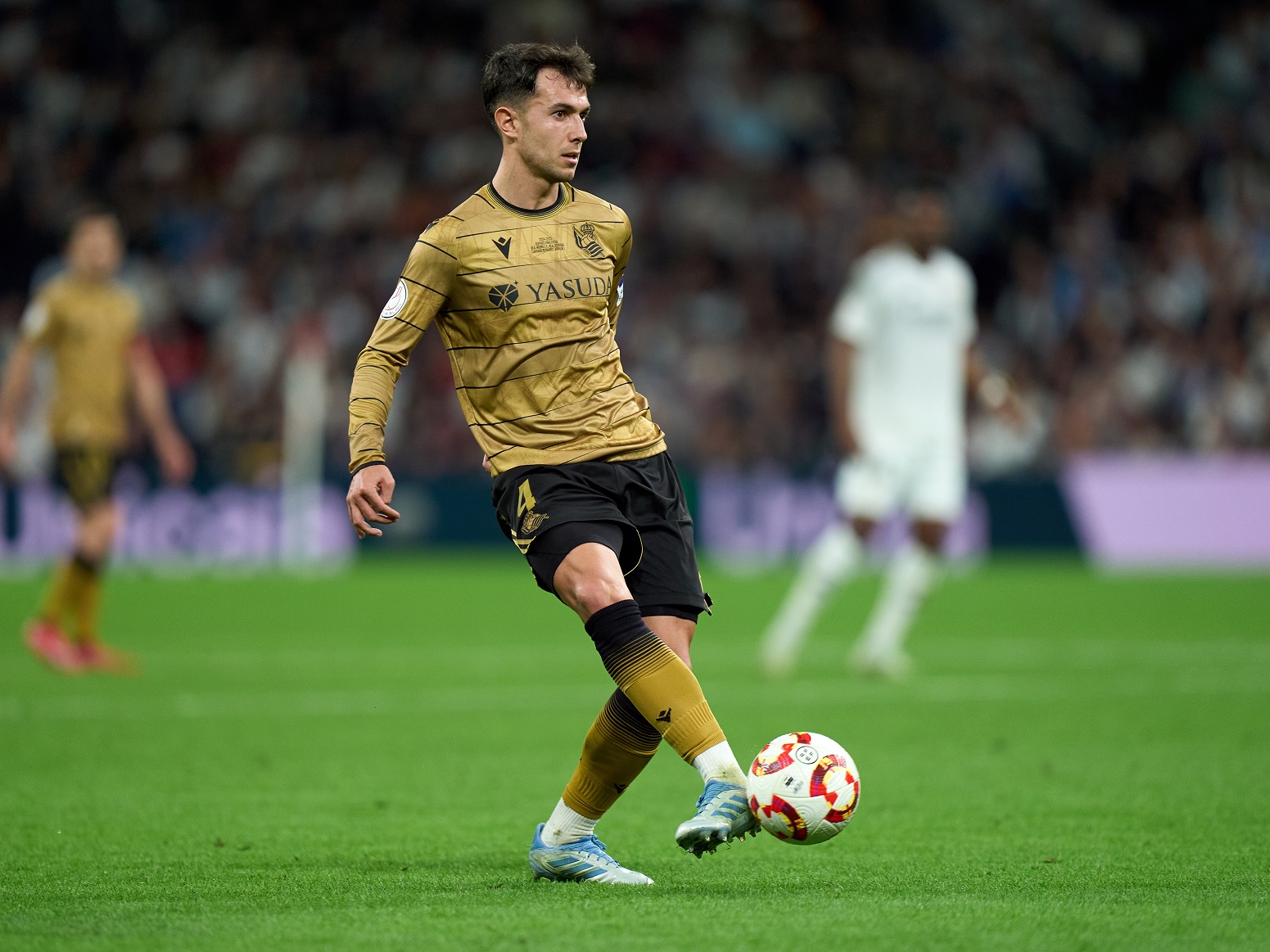 Real midfielder Martin Zobimi at work