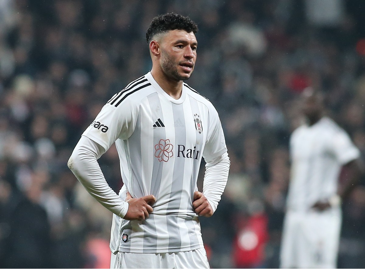 Alex Oxlade-Chamberlain in action for Besiktas