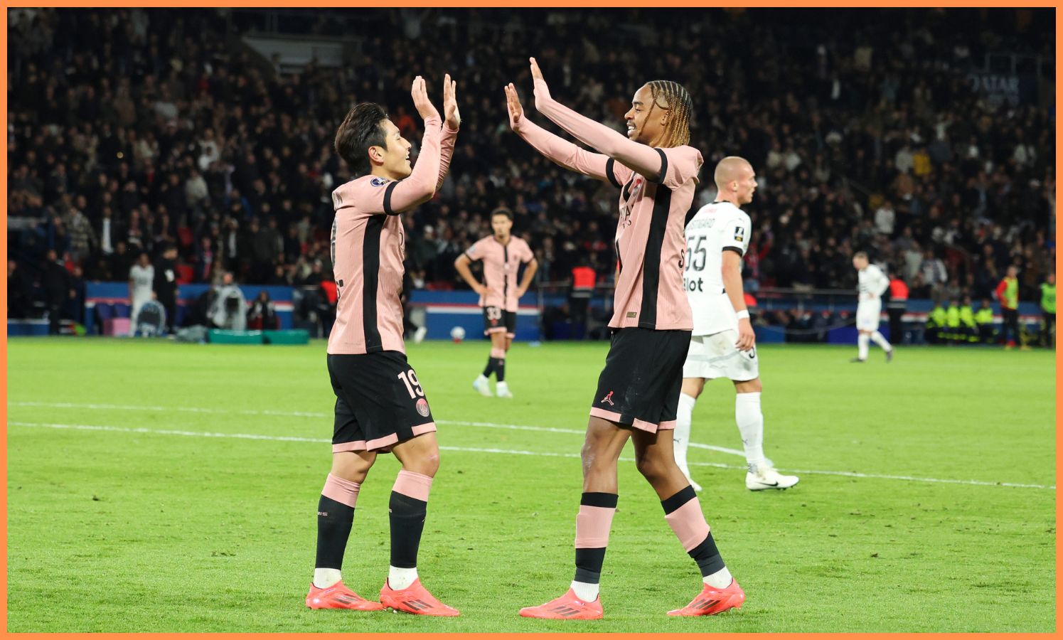 Bradley Barcola PSG teammate celebrates with Lee Kang-in