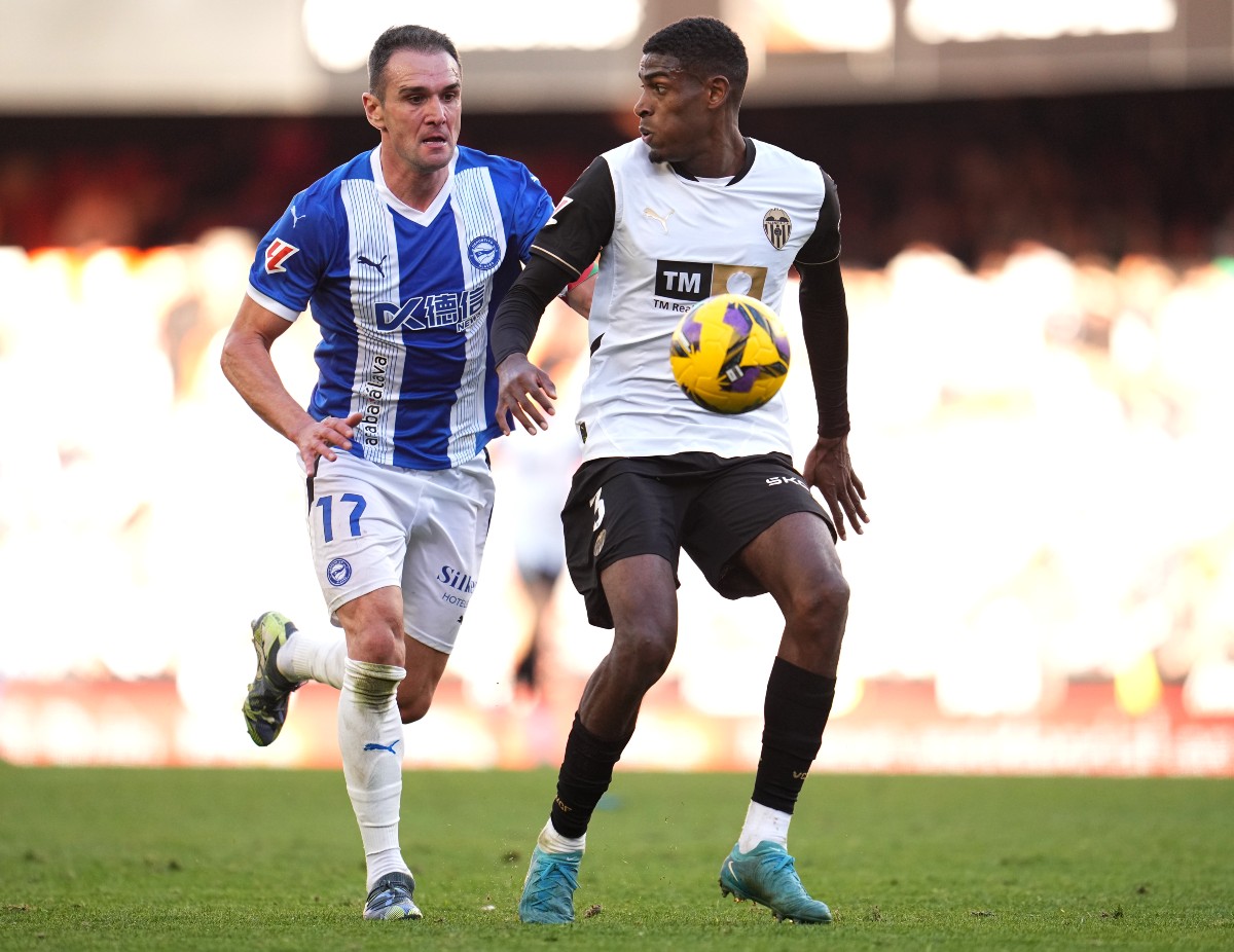 Cristhian Mosquera in action for Valencia