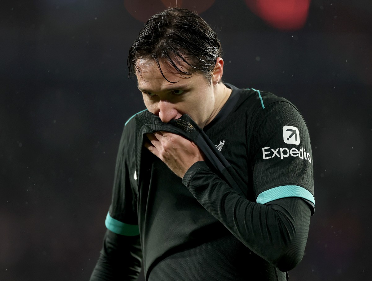 Federico Chiesa reacts during PSV vs Liverpool