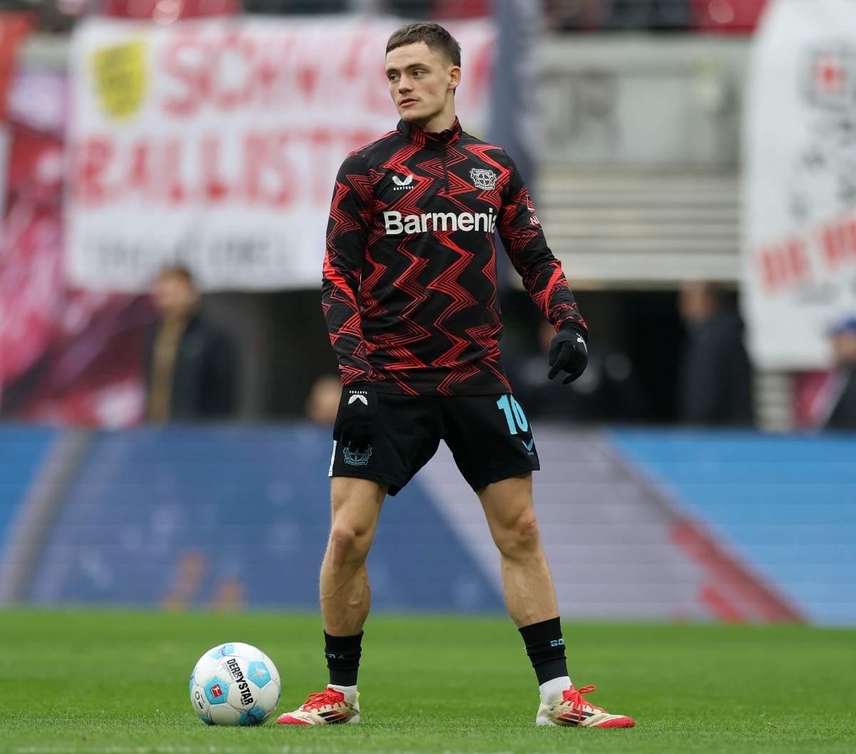 Florian Wirtz Heating pre Bayer Leverkusen