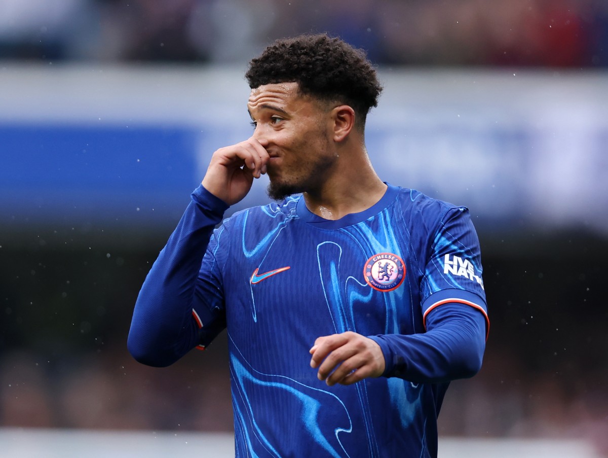 Jadon Sancho reacts during Chelsea vs Ipswich