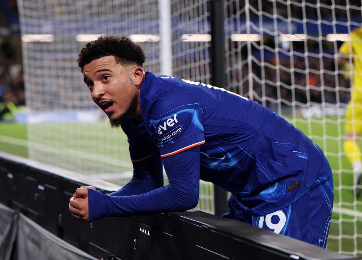 Jadon Sancho interacts with a lost opportunity for Chelsea