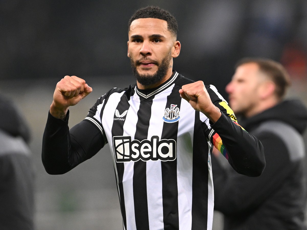 Jamaal Lascelles celebrates for Newcastle