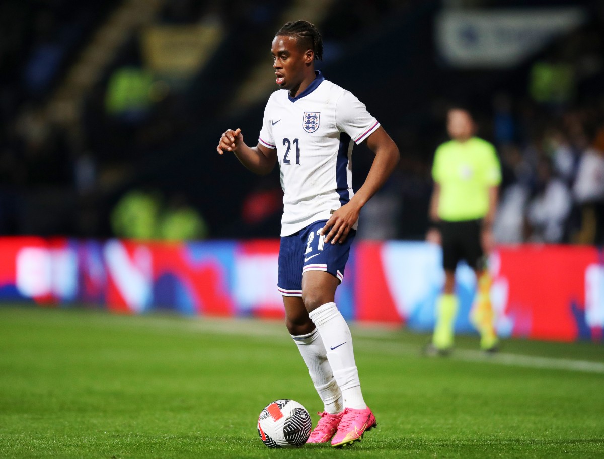 Jamie Gittens in action for England Under-21s