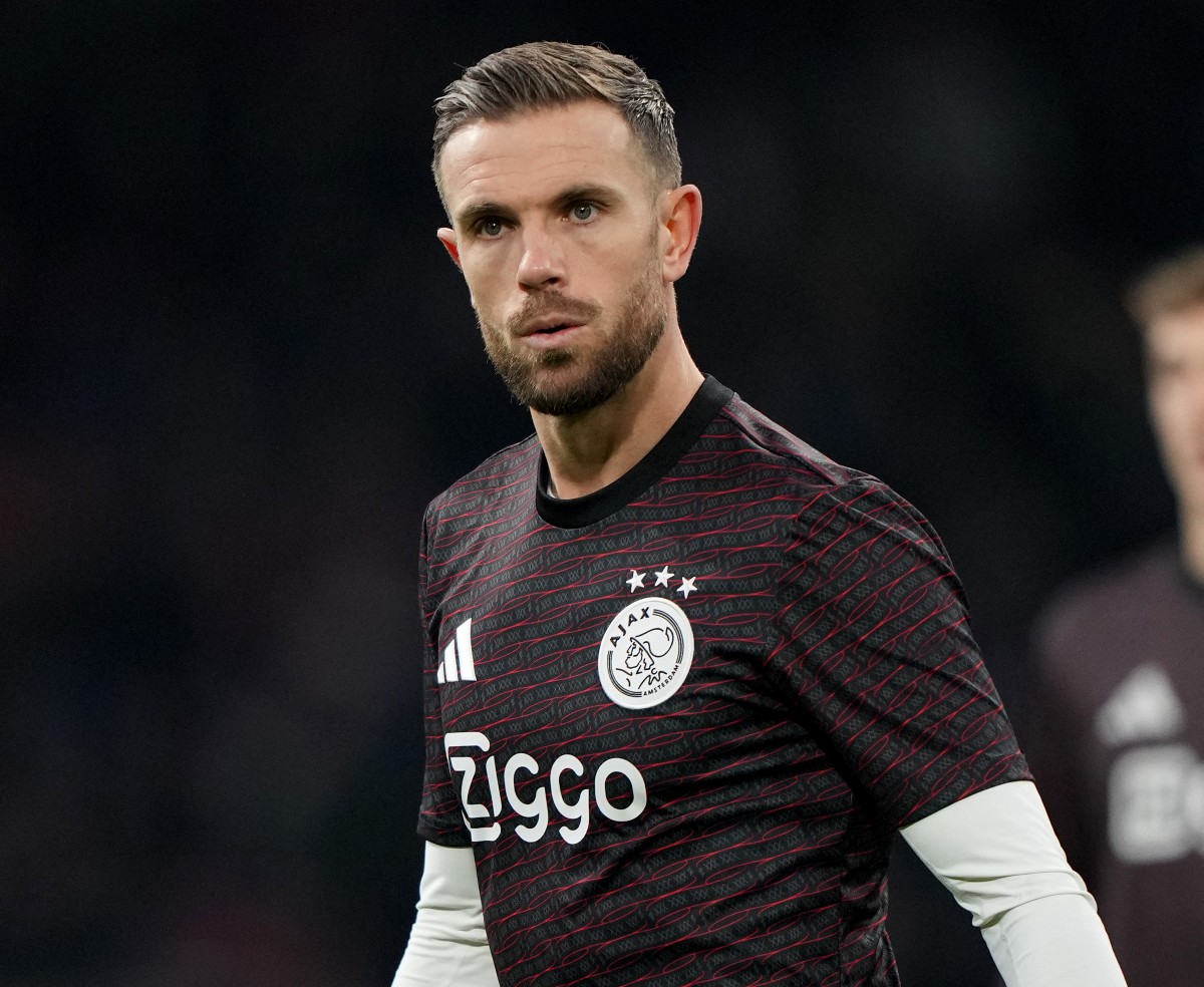 Jordan Henderson warming up for Ajax