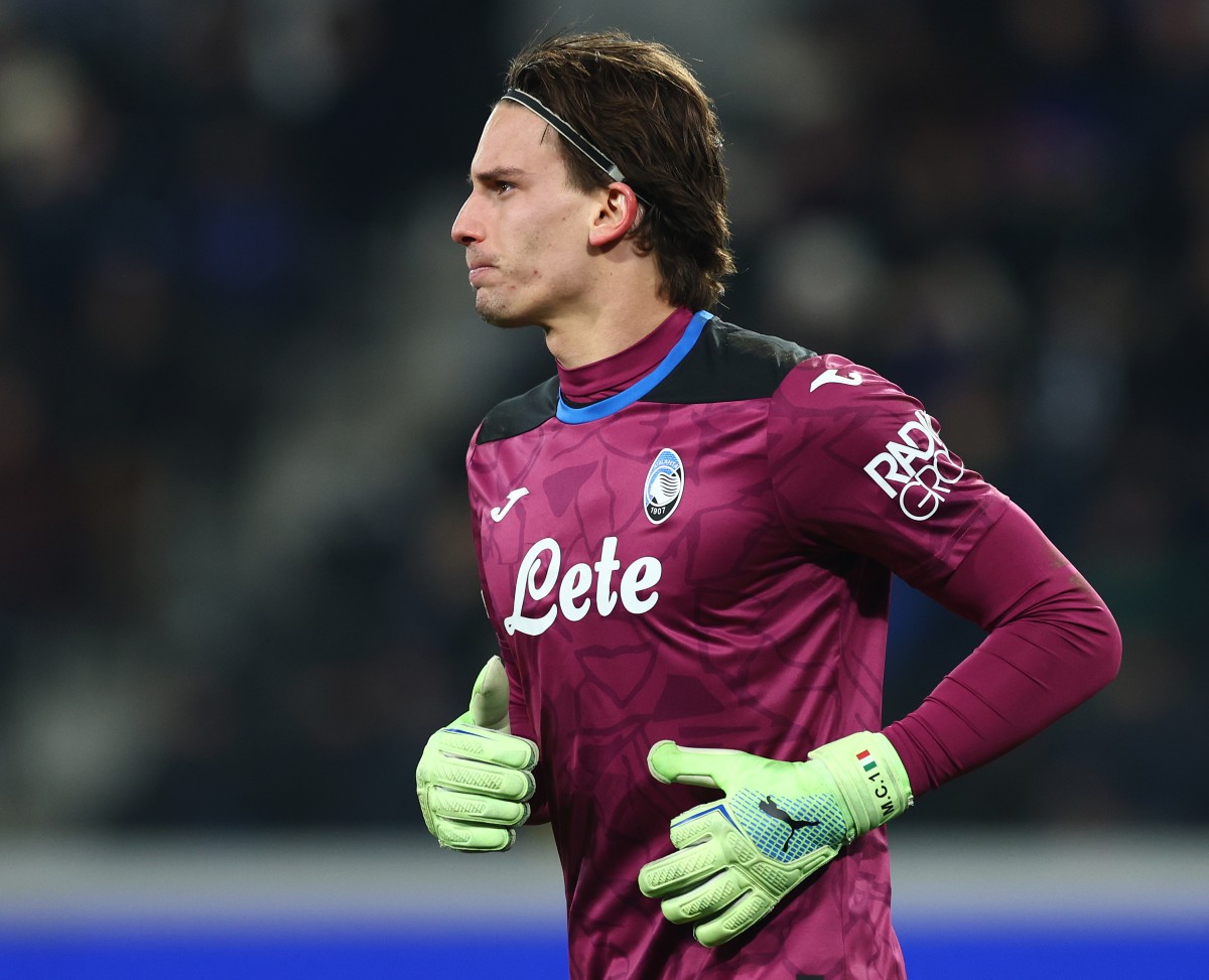 Marco Carnesecchi is on the action for Atalanta