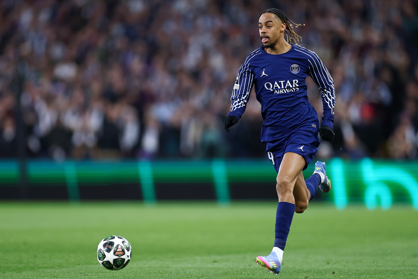 Bradley Barcola at work for PSG