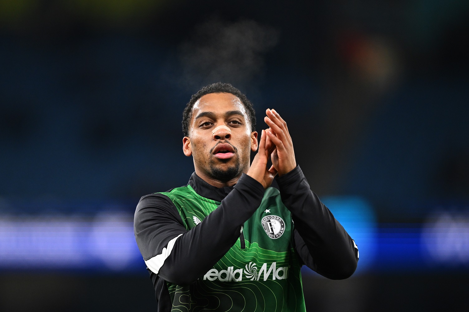 Quinten Timber applauding 