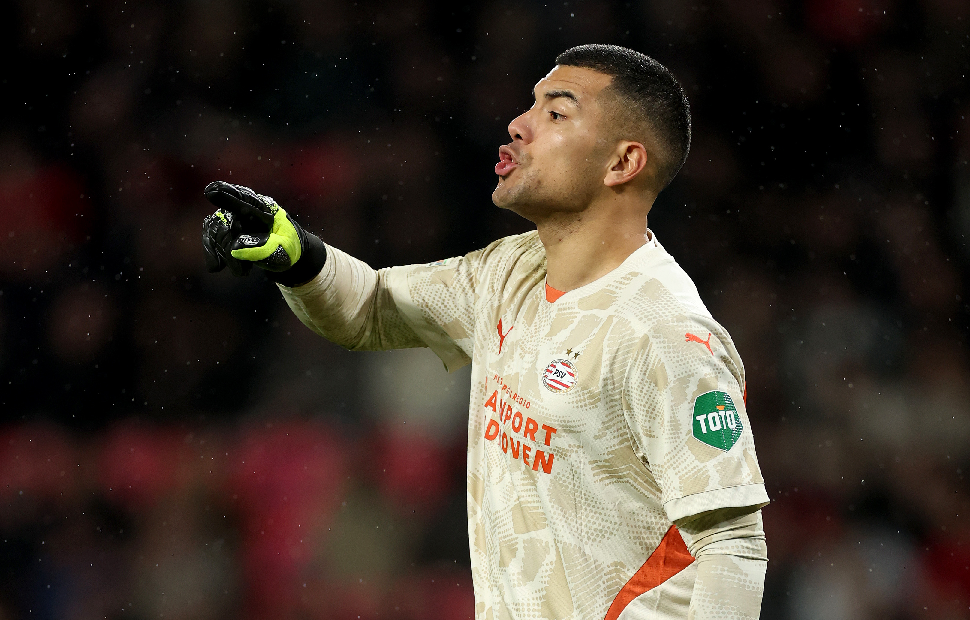 Walter Benitez of PSV Eindhoven reacts during a UEFA Champions League 2024/25 League match